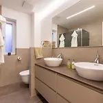 Magnificent Rooftop Jacuzzi & Terrace Olia Zára
