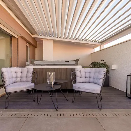 Magnificent Rooftop Jacuzzi & Terrace Olia * 자다르