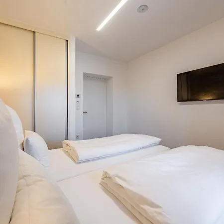 Magnificent Rooftop Jacuzzi & Terrace Olia 아파트