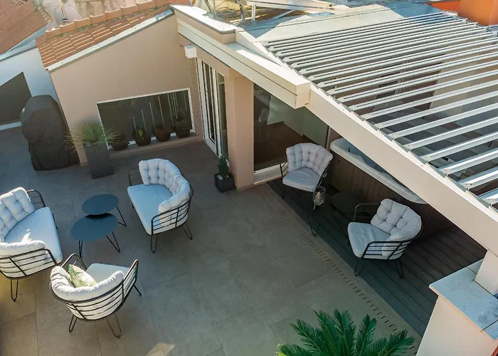 Magnificent Rooftop Jacuzzi & Terrace Olia Apartment *